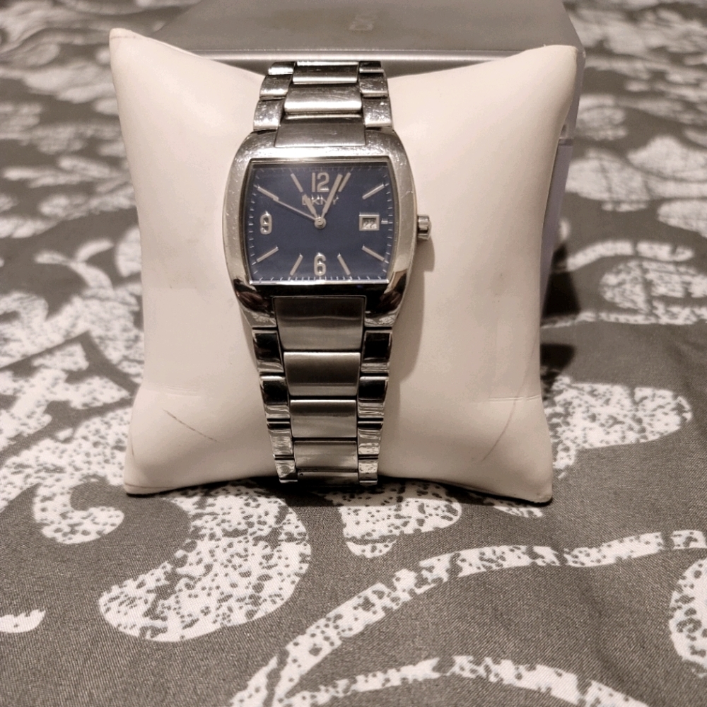 Mens Watch ⌚Gently Worn DKNY battery needed